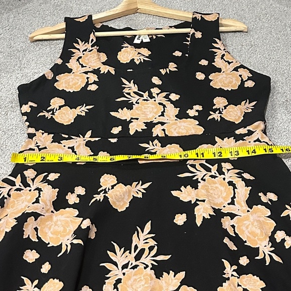 Pact Floral Asymmetrical Organic Cotton Midi Dress - Picture 6 of 9